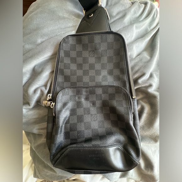 Authentic Louis Vuitton Avenue Sling Bag Damier Graphite - Picture 1 of 5